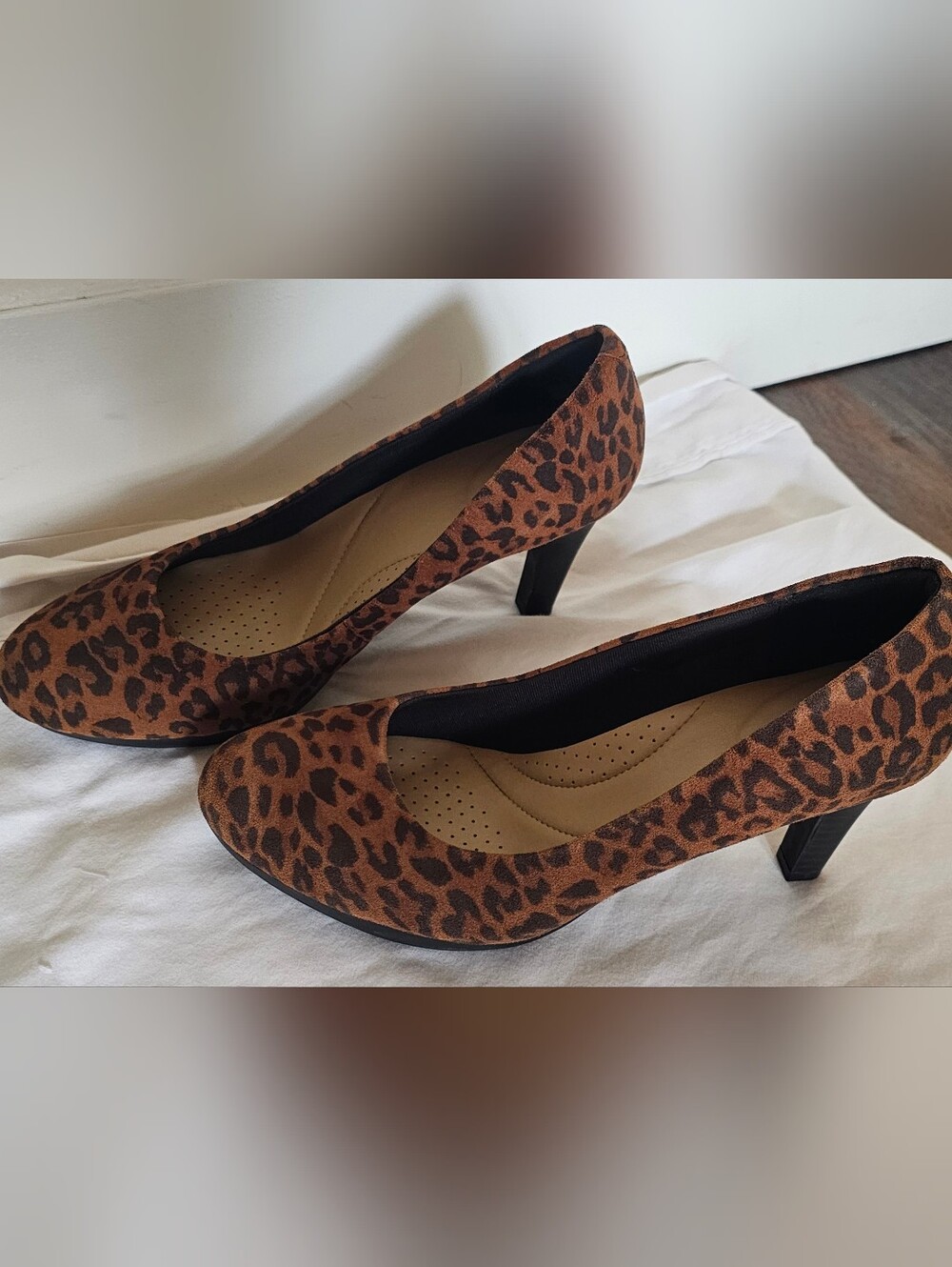 Clarks Adriel Viola Pumps